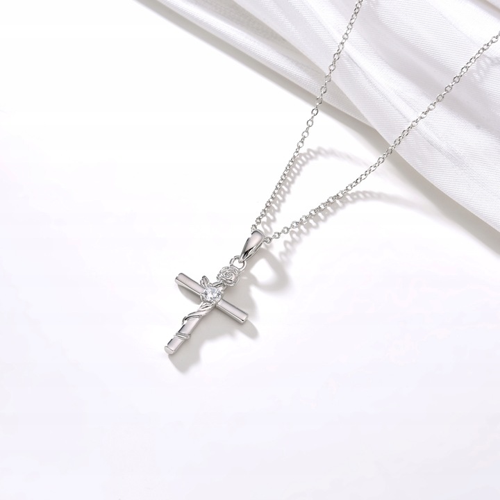 SREBRNY ŁAŃCUSZEK NASZYJNIK KRZYŻYK KRZYŻ DAMSKI KOMUNIA SREBRO PRÓBA 925