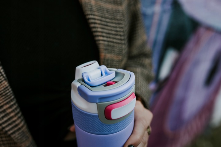 Butelka termiczna termos na kawe Kambukka 600ml Digital Lavender, szczelna