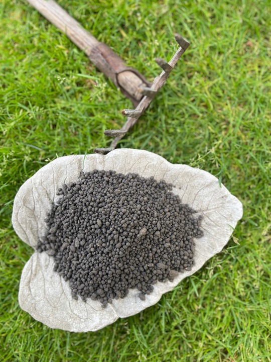 Obornik granulowany Naturalny MIKRO Granulat 25kg nawóz SUPER JAKOŚĆ 40L