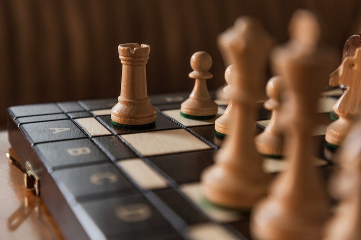 Szachy Turniejowe wypalane/ Szachy Staunton/ szachy drewniane /producent