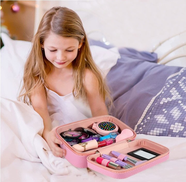 KUFEREK KOSMETYKÓW DO MAKIJAŻU i PAZNOKCI CIENIE MAKIJAŻ DLA DZIEWCZYNKI