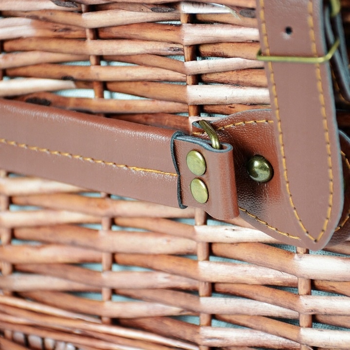 WIKLINOWY KOSZ PIKNIKOWY ZESTAW DLA 4 OSÓB ZASTAWA Z TALERZAMI KIELISZKAMI