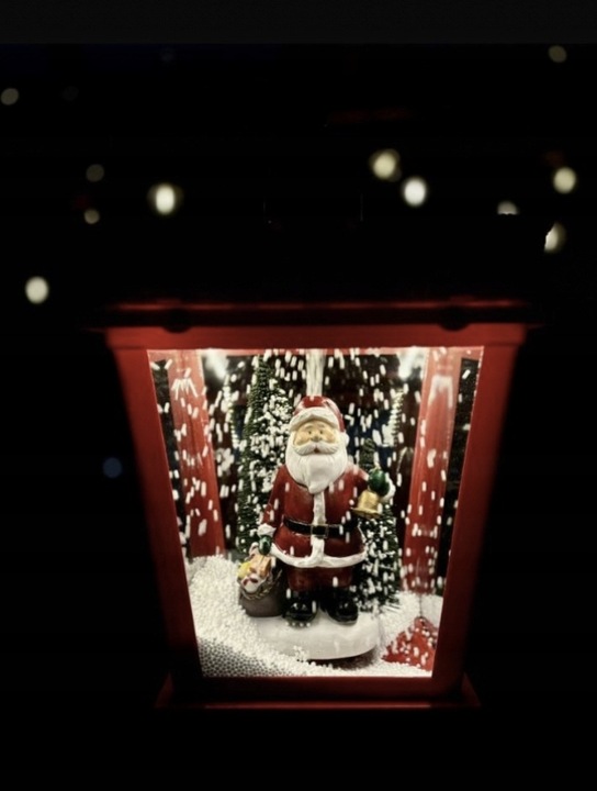 Latarnia świąteczna XL z dźwiękiem wirujący śnieg Mikołaj 180 czerwona