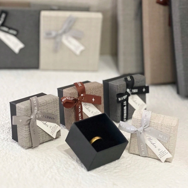 CHARMS Zawieszka Srebrna 925 ŚWIETLIK ĆMA Świeci w ciemności + PUDEŁKO