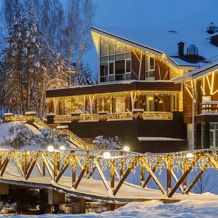 LAMPKI CHOINKOWE ŚWIĄTECZNE SOPLE Z EFEKTEM FLASH ZEWNĘTRZNE 8M 300 LED