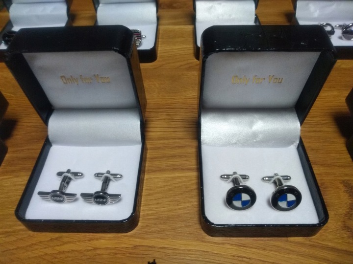 Exciting spinki do mankietów koszuli Mini Morris