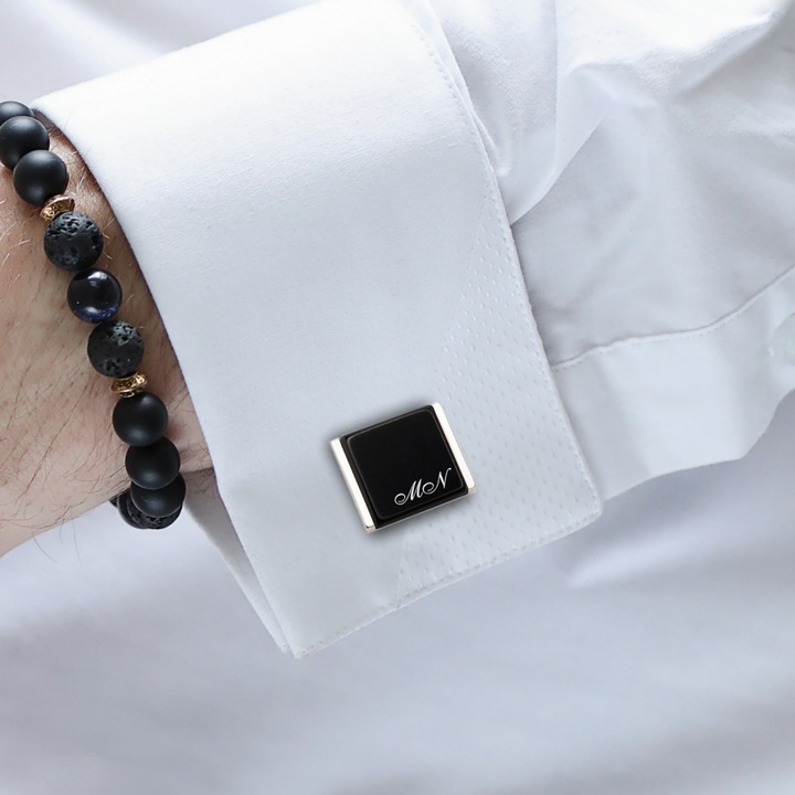 Modne spinki do mankietów z grawerem na Onyksie