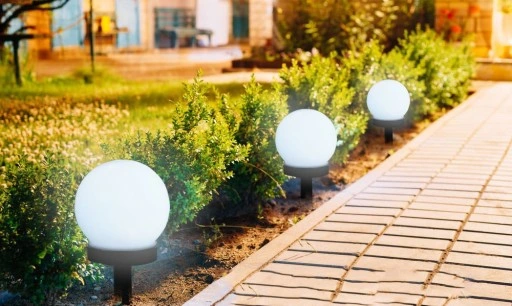 lampa solarna MLECZNA KULA lampka 15cm 4 LED P-015