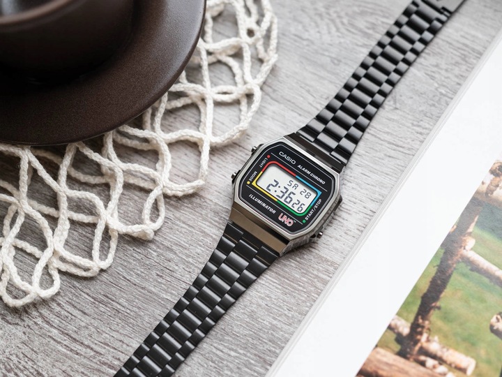 ZEGAREK CASIO A168WEUC-1AER UNO COLLABORATION VINTAGE CZARNY STOPER RETRO