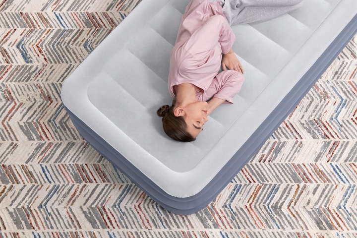 Dmuchany Materac Z Pompką 191 x 97 x 51 cm Bestway 6713G