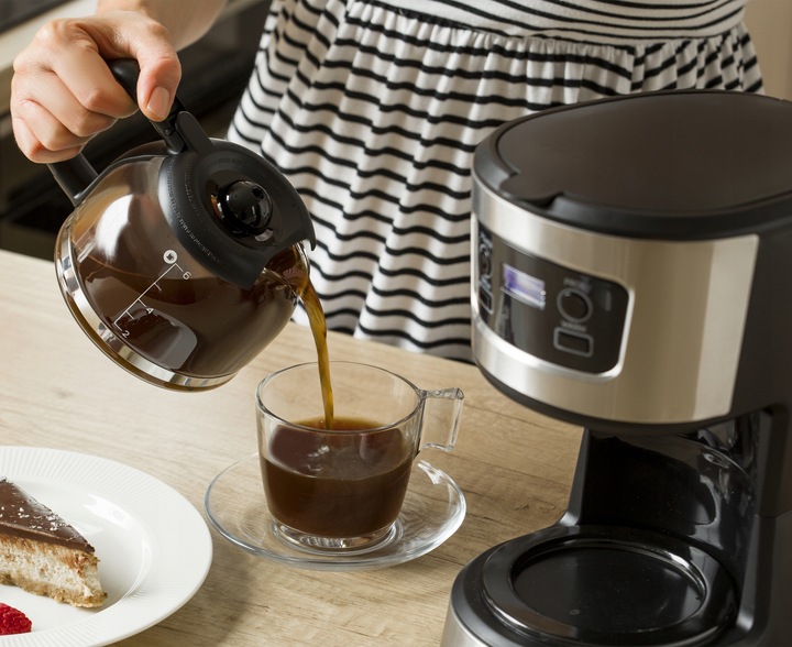 EKSPRES DO KAWY PRZELEWOWY Z WIELORAZOWYM FILTREM SENCOR 700W 0,75L