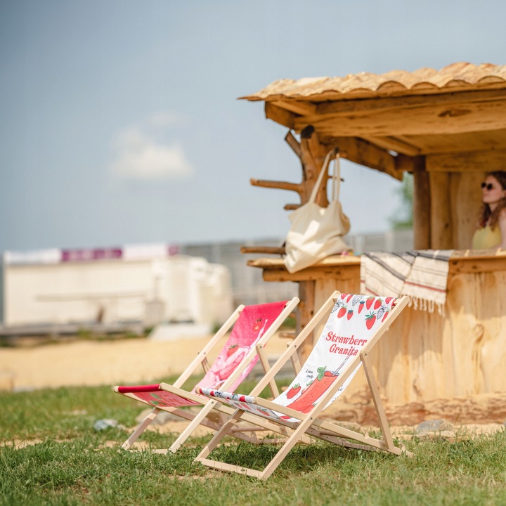 ROZKŁADANY LEŻAK Z DREWNA BUKOWEGO Niebieskie Paski na PLAŻĘ TARAS BALKON