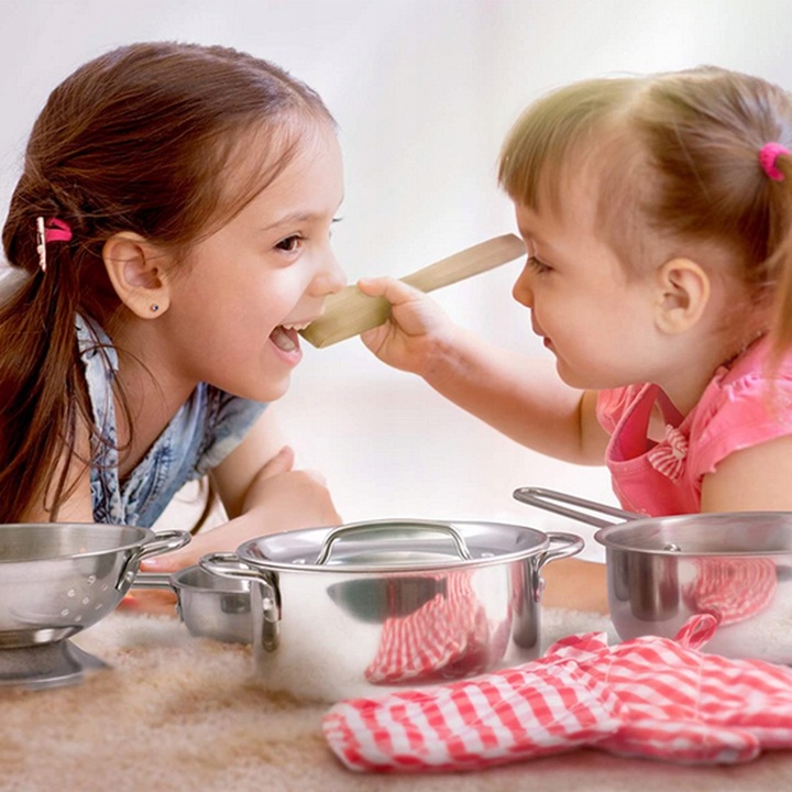 ZESTAW KUCHENNY KUCHARKI DO GOTOWANIA METALOWE GARNKI FARTUSZEK DLA DZIECI