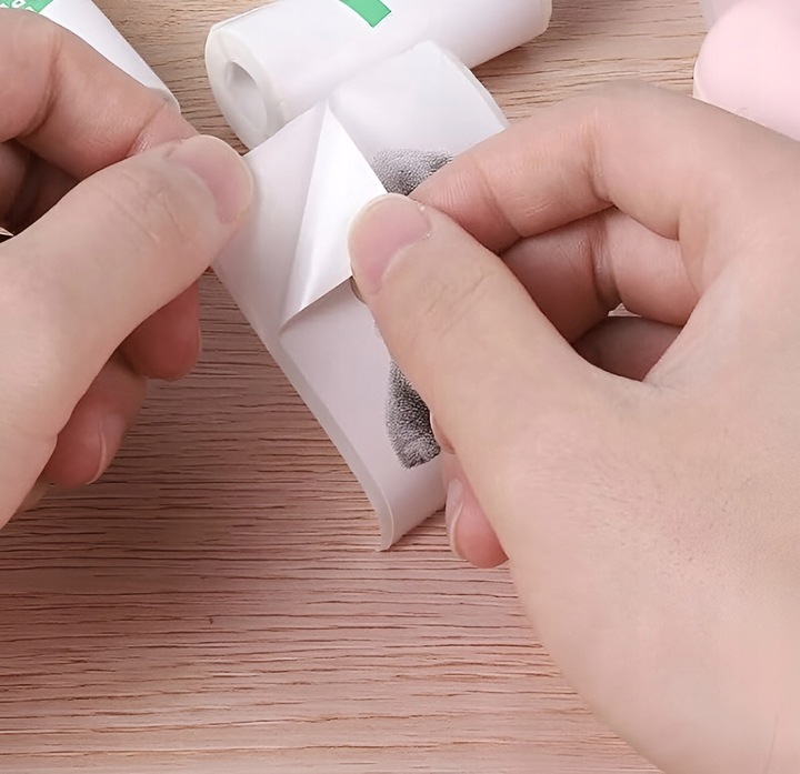 7xPAPIER TERMICZNY ROLKA SAMOPRZYLEPNA DO DRUKARKI DRUKUSIA ETYKIET APARATU