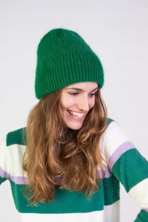 Czapka zimowa damska Buckland - angorowa, ciepła i miła Ecru