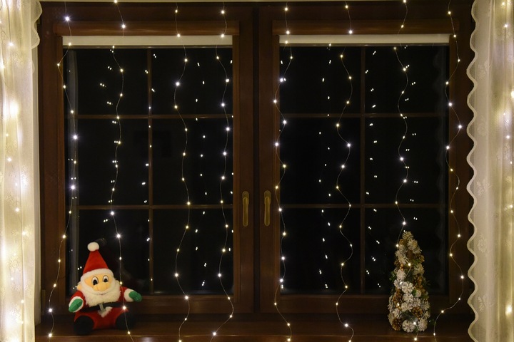 KURTYNA ŚWIETLNA LAMPKI SOPLE DRUCIKI 300 LED 3x3m GIRLANDA USB + ADAPTER