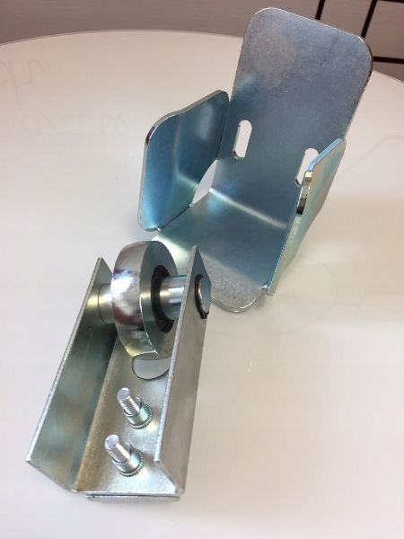 ZESTAW wózek wózki rolki do bramy przesuwnej 70x70 MADE IN POLAND 6 rolek