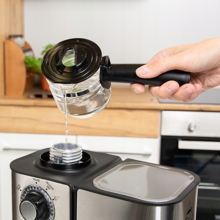 Ekspres do Kawy Kolbowy Ciśnieniowy First Austria – Wysoka Jakość!