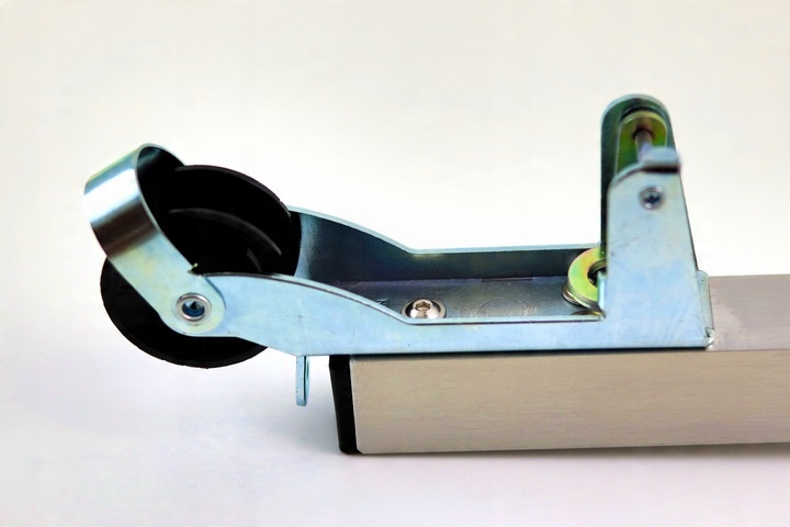 Prowadnica kotwicy z blokadą do pontonu lub łodzi