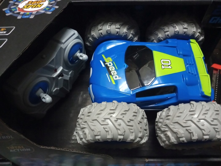 AUTKO OBROTOWE 360 ZDALNIE STEROWANE ZABAWKA DLA DZIECKA NA PREZENT