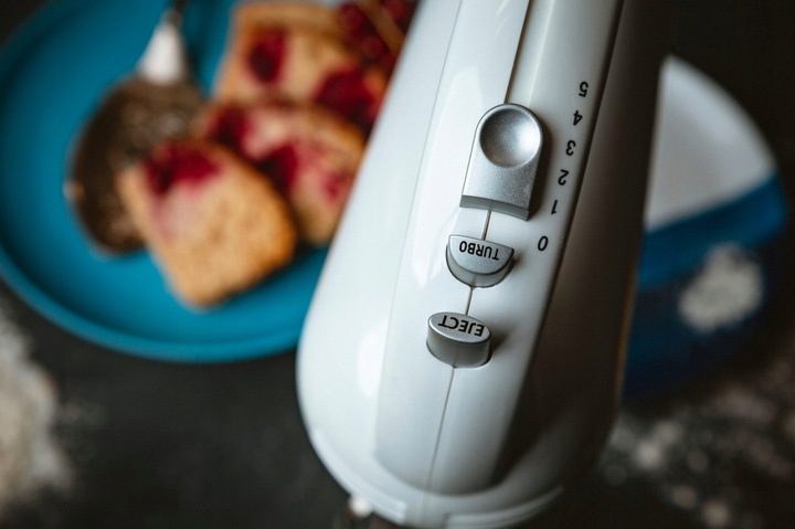 Mikser z misą Camry CR 4213 600W Turbo 5 prędkości