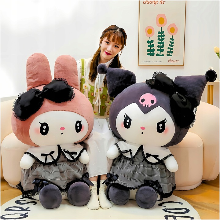 HELLO KITTY KUROMI MASKOTKA PLUSZAK ZABAWKA CZARNA SUKIENKA KOTEK 85 CM