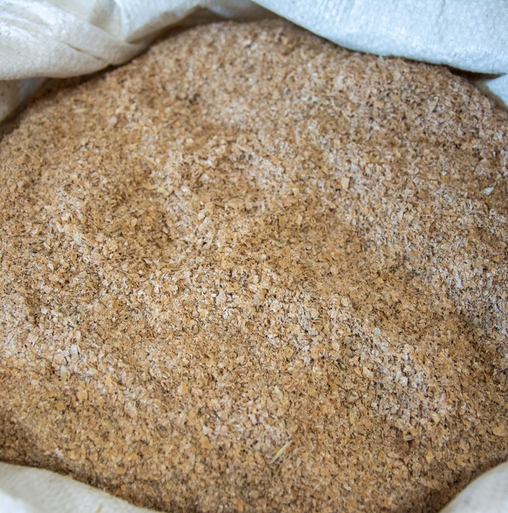 OTRĘBY PSZENNE PASZOWE KARMA PASZA DLA DROBIU KUR NIOSEK BYDŁA ŚWIŃ KONI