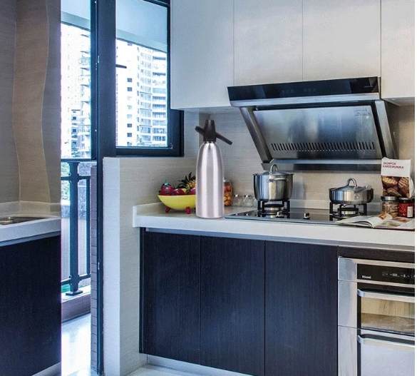 SATURATOR DO WODY GAZOWANEJ SYFON DO WODY SODOWEJ + NABOJE