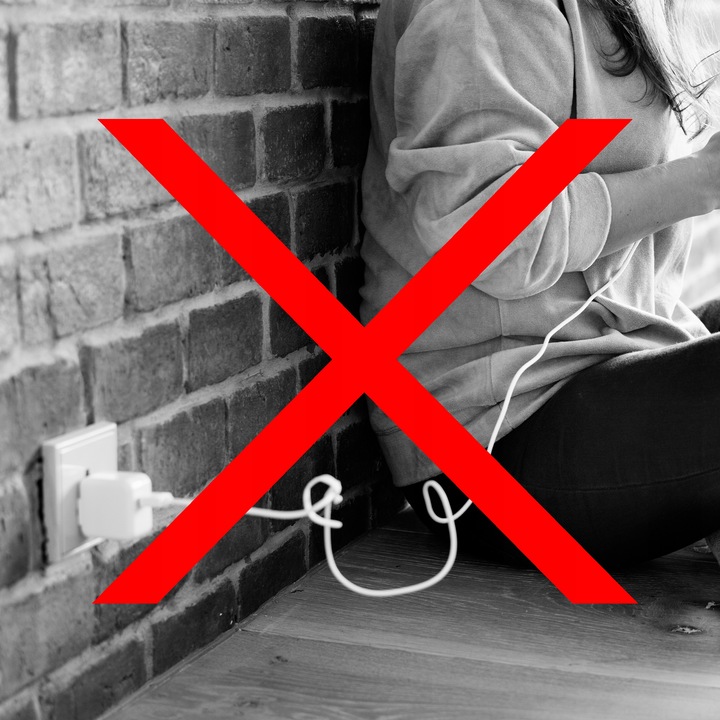 Gniazdo nablatowe chowane wpuszczane gniazdko 2xFR-CZARNE