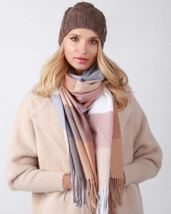 Brązowa czapka damska smerfetka - A4