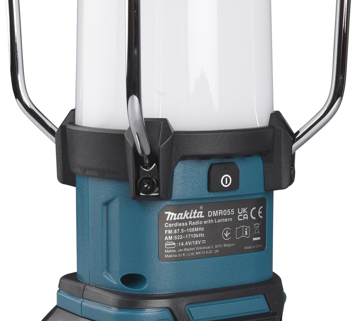 MAKITA DMR055 RADIO Z LAMPĄ AM/FM 18V LXT 260 lm