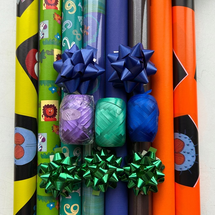 Zestaw do pakowania prezentów papier i ozdoby ZST39 8szt i dodatki