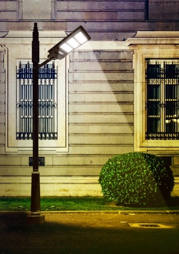 LAMPA Latarnia LED ULICZNA 100W IP65 6000K solarna