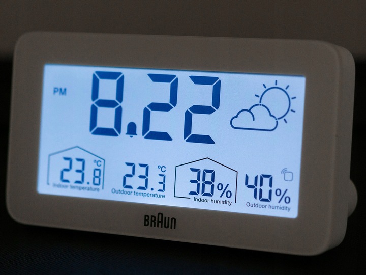 BUDZIK BRAUN BC13WP-DCF ALARM DRZEMKA TERMOMETR