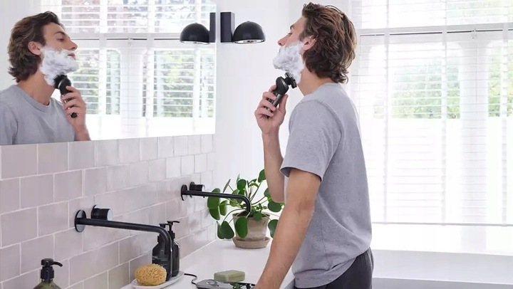 Golarka elektryczna Philips do golenia na sucho i na mokro SP9872/15