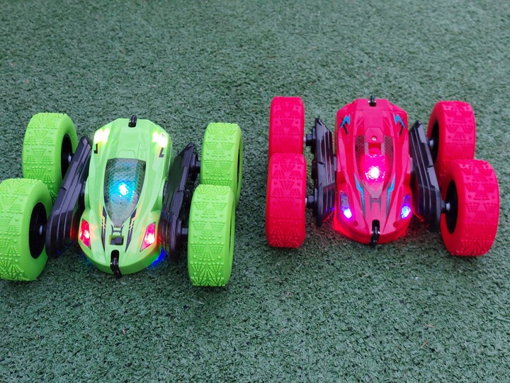 ZDALNIE STEROWANY SAMOCHÓD AUTO RC AKROBATA STUNT