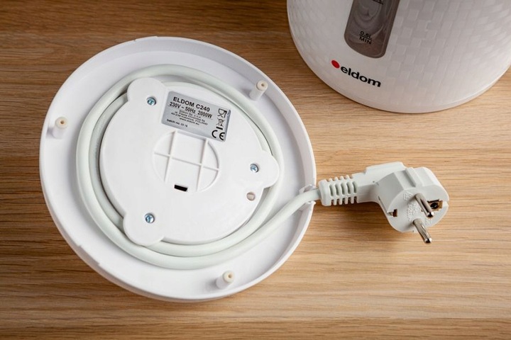 CZAJNIK ELEKTRYCZNY BEZPRZEWODOWY BIAŁY 2000W 1,8l STRIX ELDOM C240SB