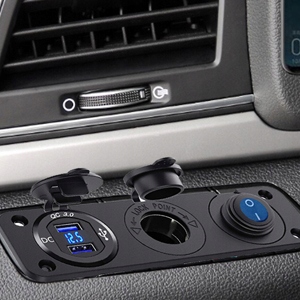GNIAZDO ZAPALNICZKI Ładowarka USB 2xQC 3.0 WOLTOMIERZ PANEL 3 12/24V Kable