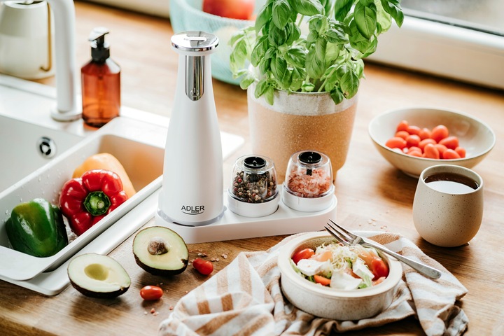 ELEKTRYCZNY MŁYNEK DO PRZYPRAW SOLI I PIEPRZU 3w1