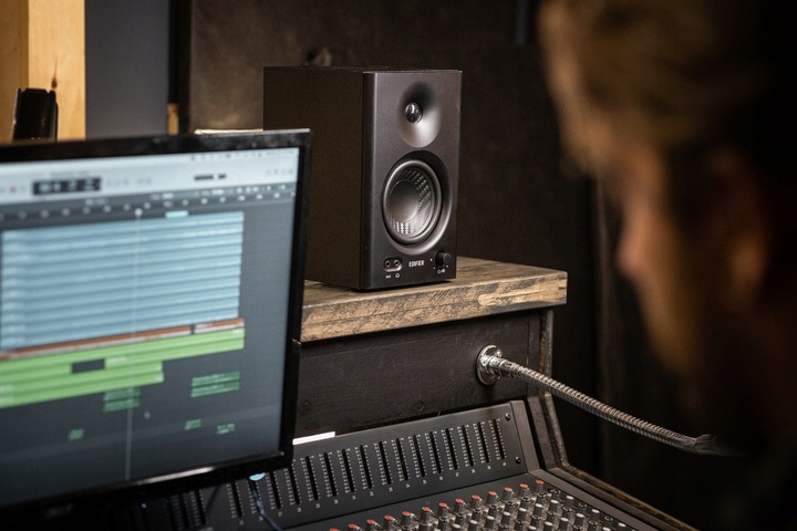 EDIFIER ZESTAW PROFESJONALNYCH GŁOŚNIKÓW KOMPUTEROWYCH 2.0 MR4 AUDIO 42W