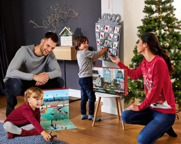 Zestaw drogowy Z SAMOCHODAMI AUTA PLAYTIVE