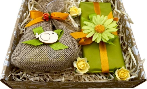 Fajny Prezent na Wielkanoc Zestaw Kosz BOX Prezentowy Czekolada Herbata