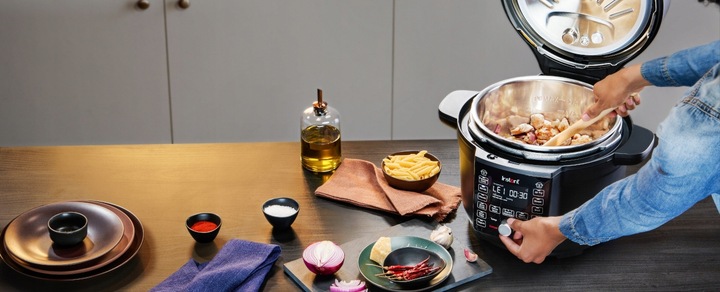 Instant Pot DC Ultimate Lid Air Fryer multicooker