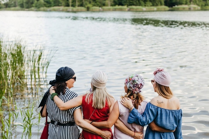 Turban chusta na lato z daszkiem Tess M-1 muślinu także po chemioterapii