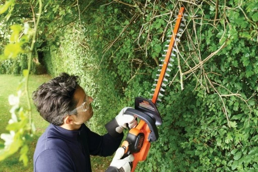 Nożyce akum. do żywopłotu 18V 2.0Ah Black & Decker