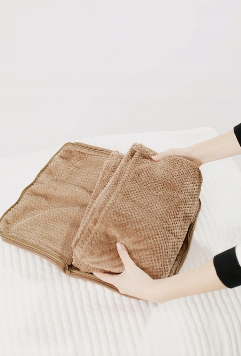 Koc podróżny 2w1 koc i poduszka w jednym do samolotu auta pociągu