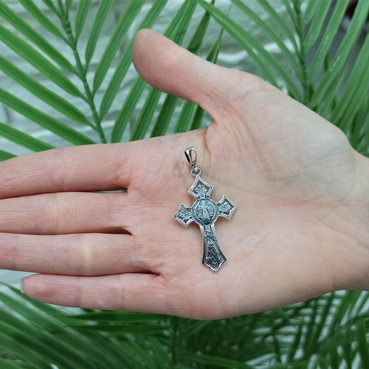 Krzyżyk srebrny św.benedykt oksydowany SREBRO 925