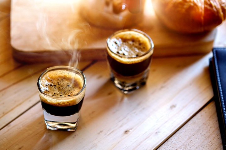 Zestaw degustacyjny kaw ziarnistych Illy 250g (6 puszek) KAWY ŚWIATA