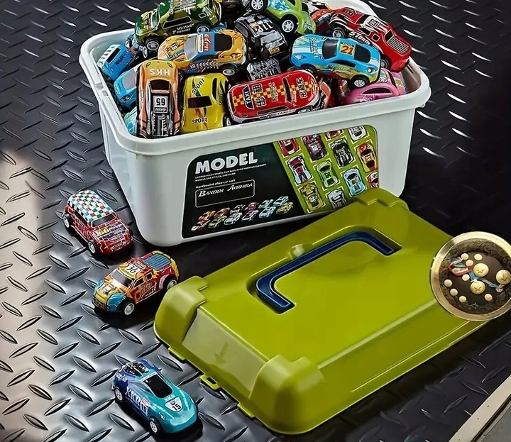 DUŻY ZESTAW SAMOCHODÓW METALOWE RESORAKI w walizce Autka AUTKO Z NAPĘDEM