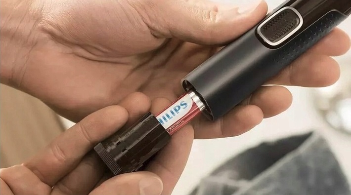 TRYMER GOLARKA PHILIPS DO NOSA BRWI USZU PHILIPS MASZYNKA DO GOLENIA + ETUI